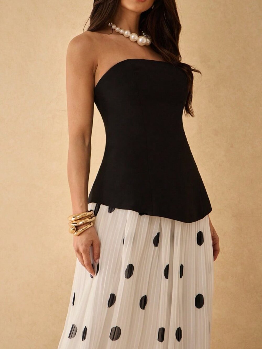 Black Polka Dot Women's Top & Pleated Skirt Two-Piece Set - Picture 5 of 7